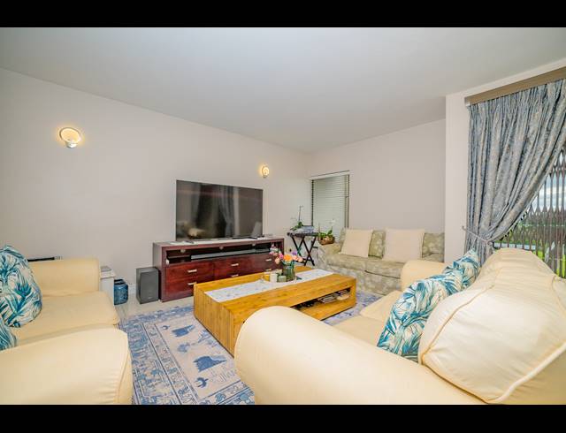 3 BEDROOM TOWNHOUSE FOR SALE IN COWIES HILL